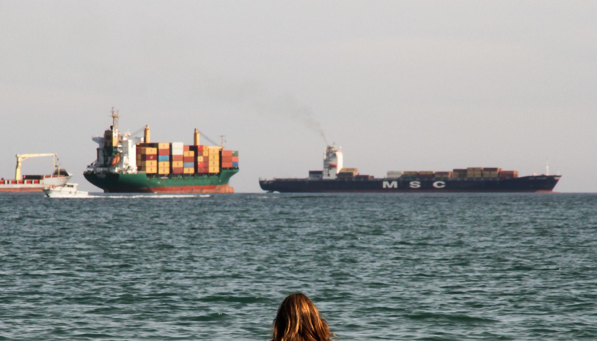 Cargueros Puerto Valencia